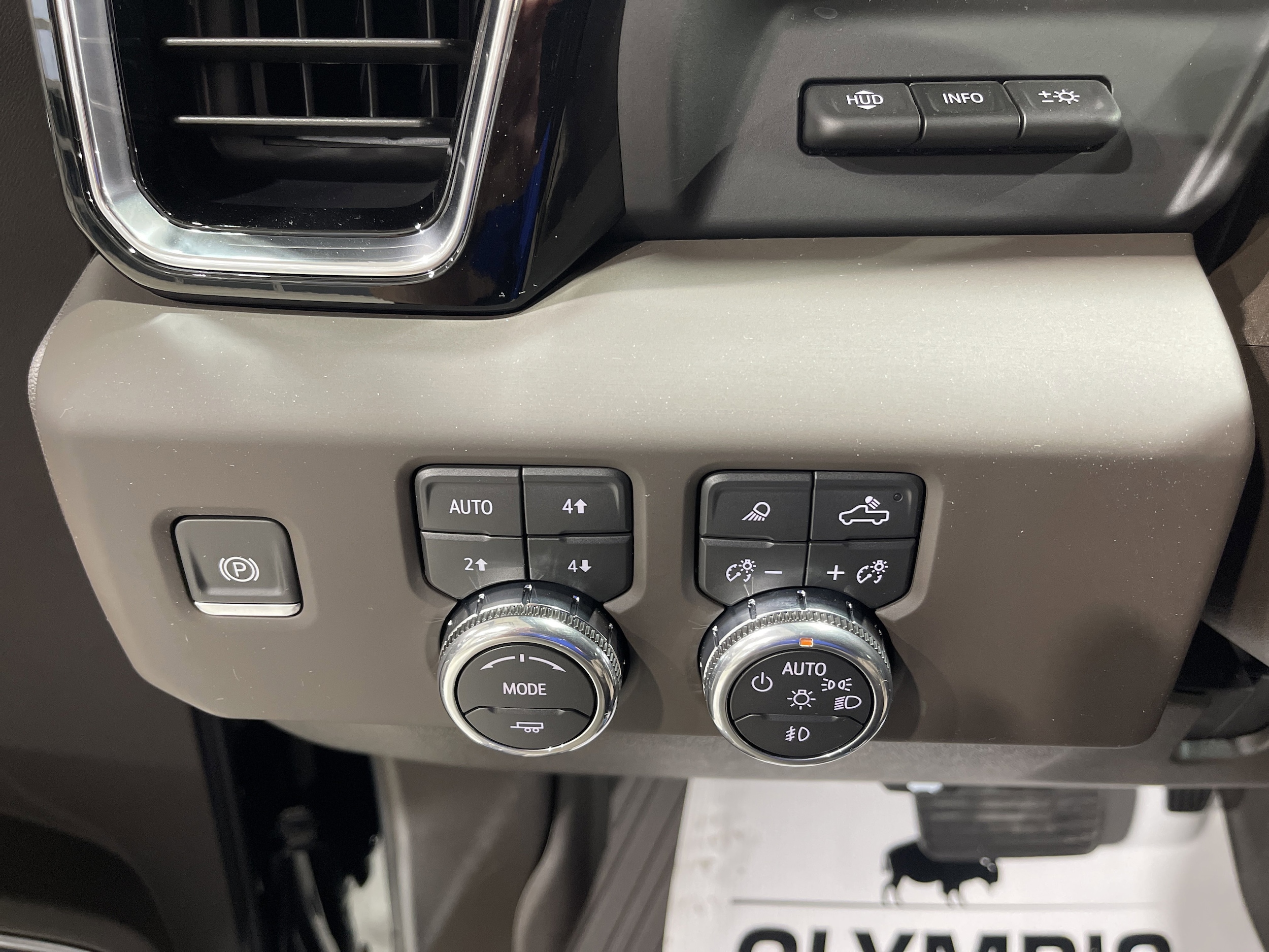 2026 GMC Sierra 3500HD Denali - Photo 33