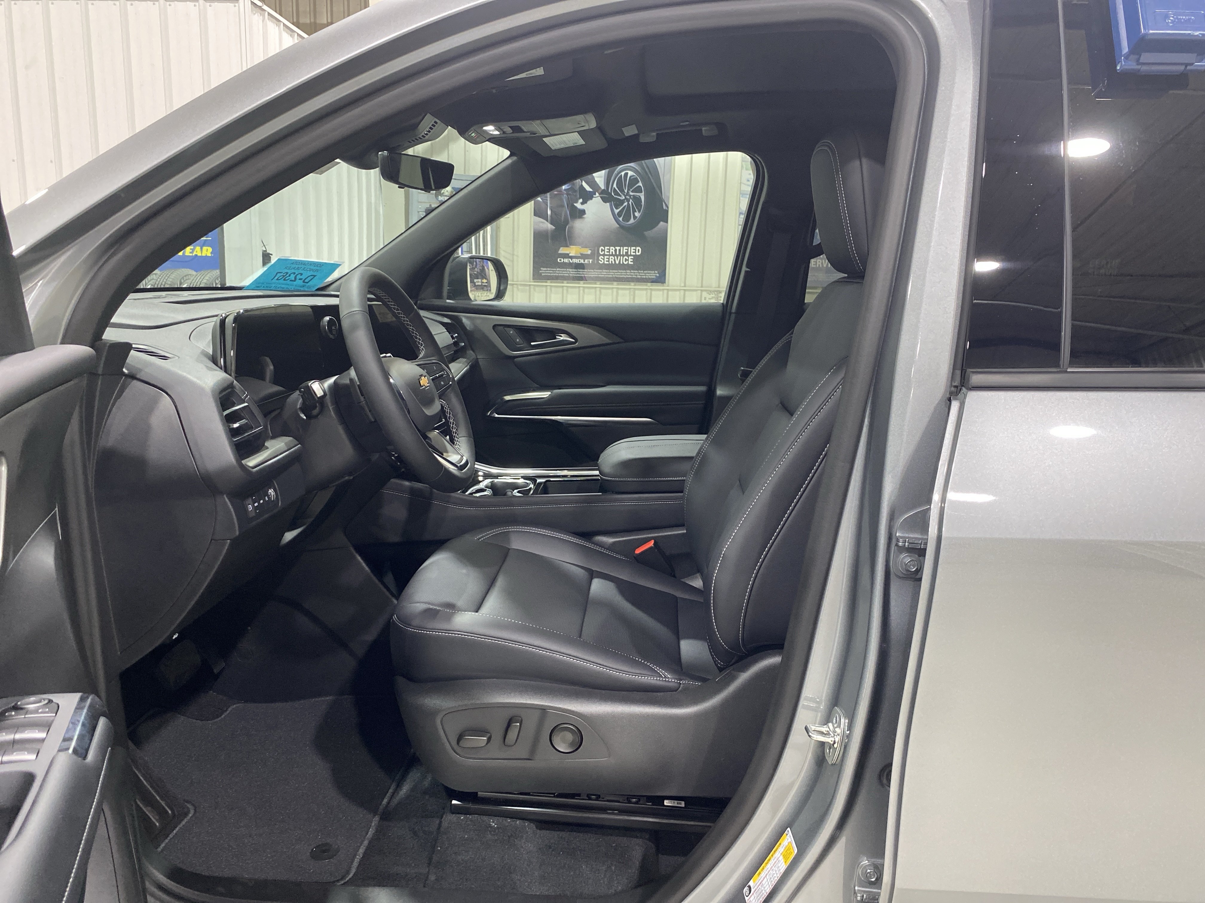 New 2027 Chevrolet Traverse LT SUV