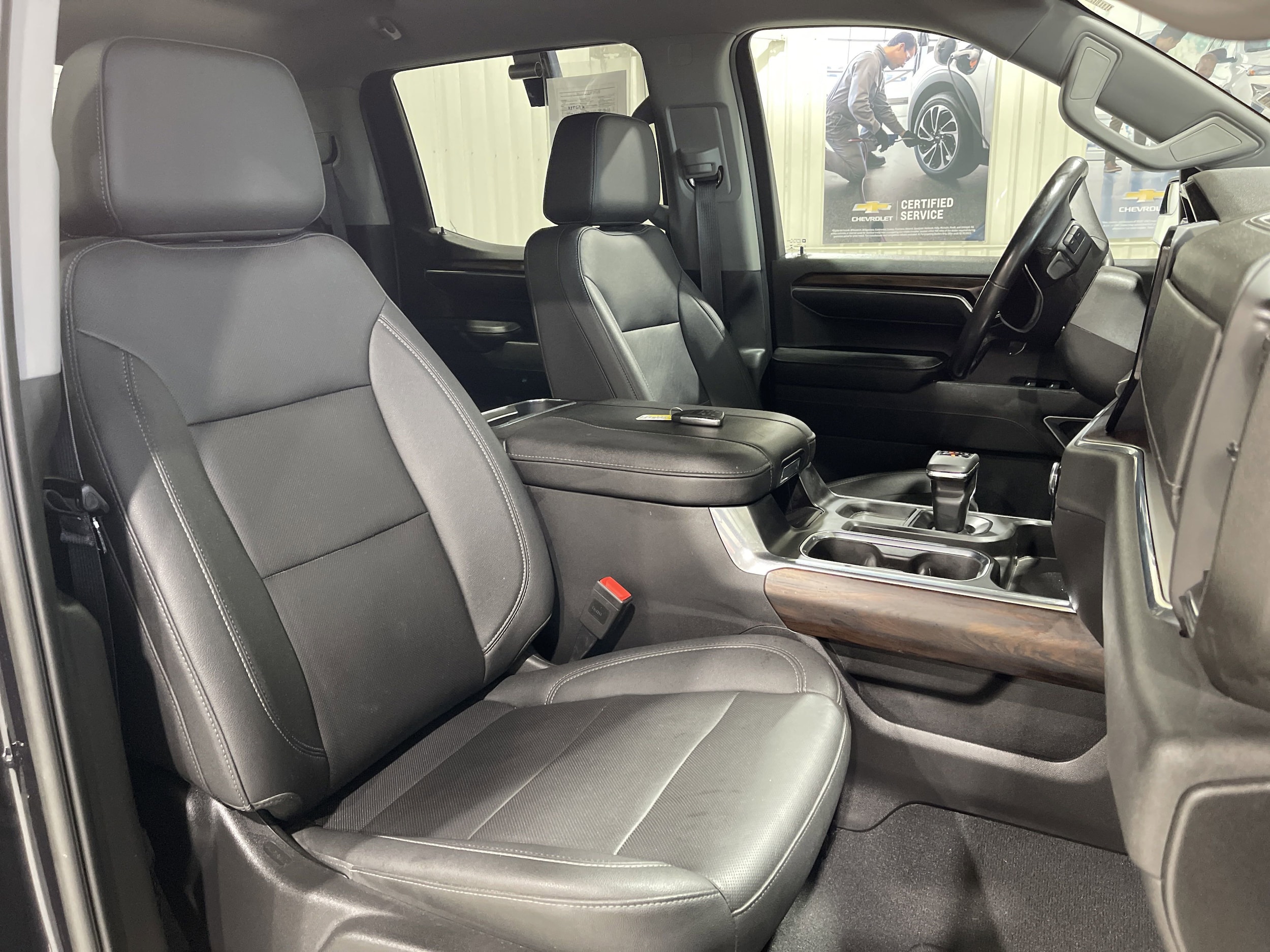 2023 GMC Sierra 1500 SLT - Photo 19