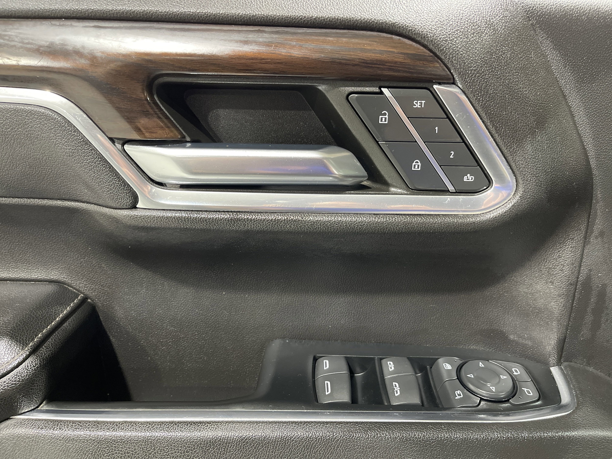 2023 GMC Sierra 1500 SLT - Photo 31