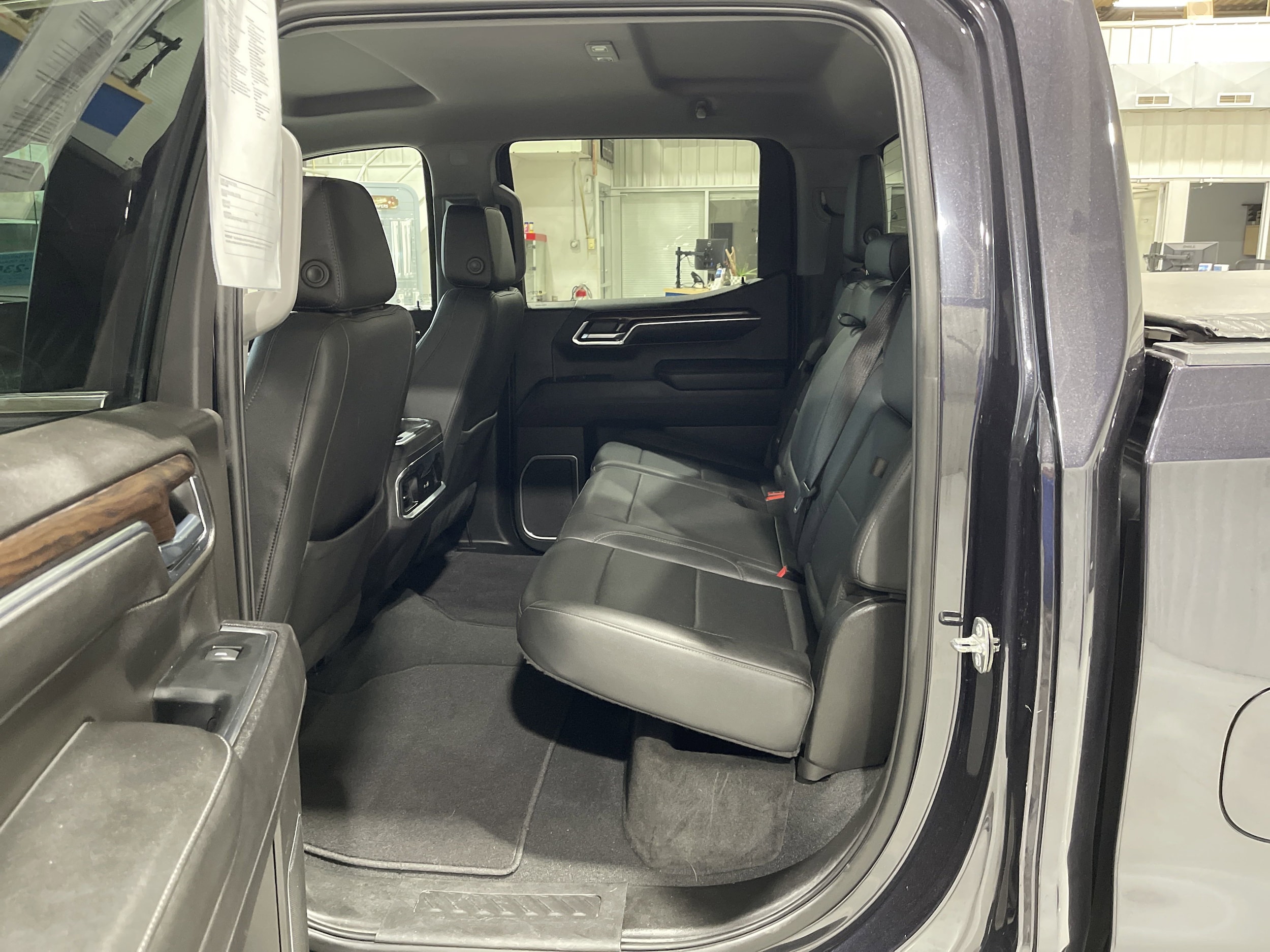 2023 GMC Sierra 1500 SLT - Photo 12
