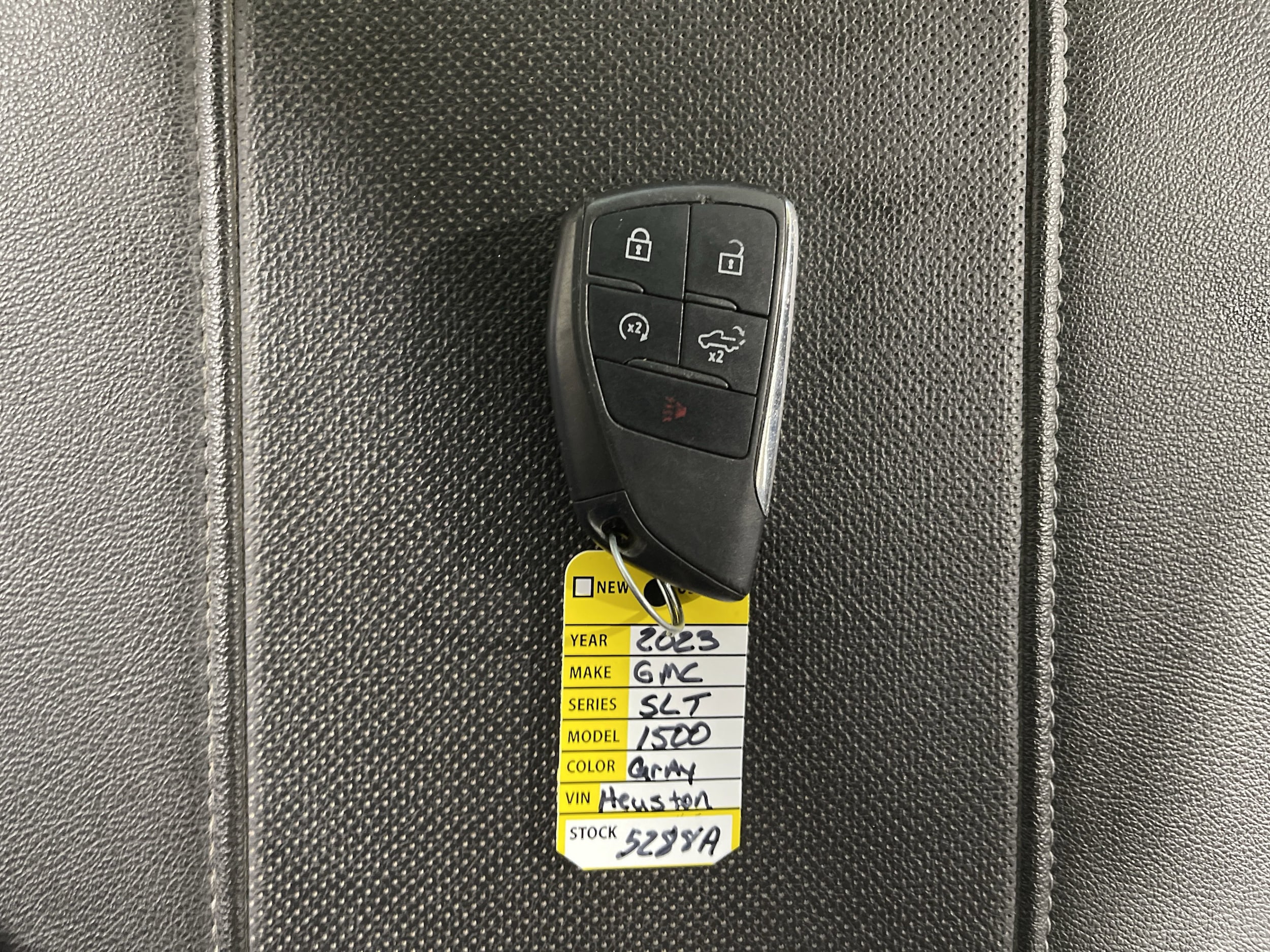 2023 GMC Sierra 1500 SLT - Photo 25