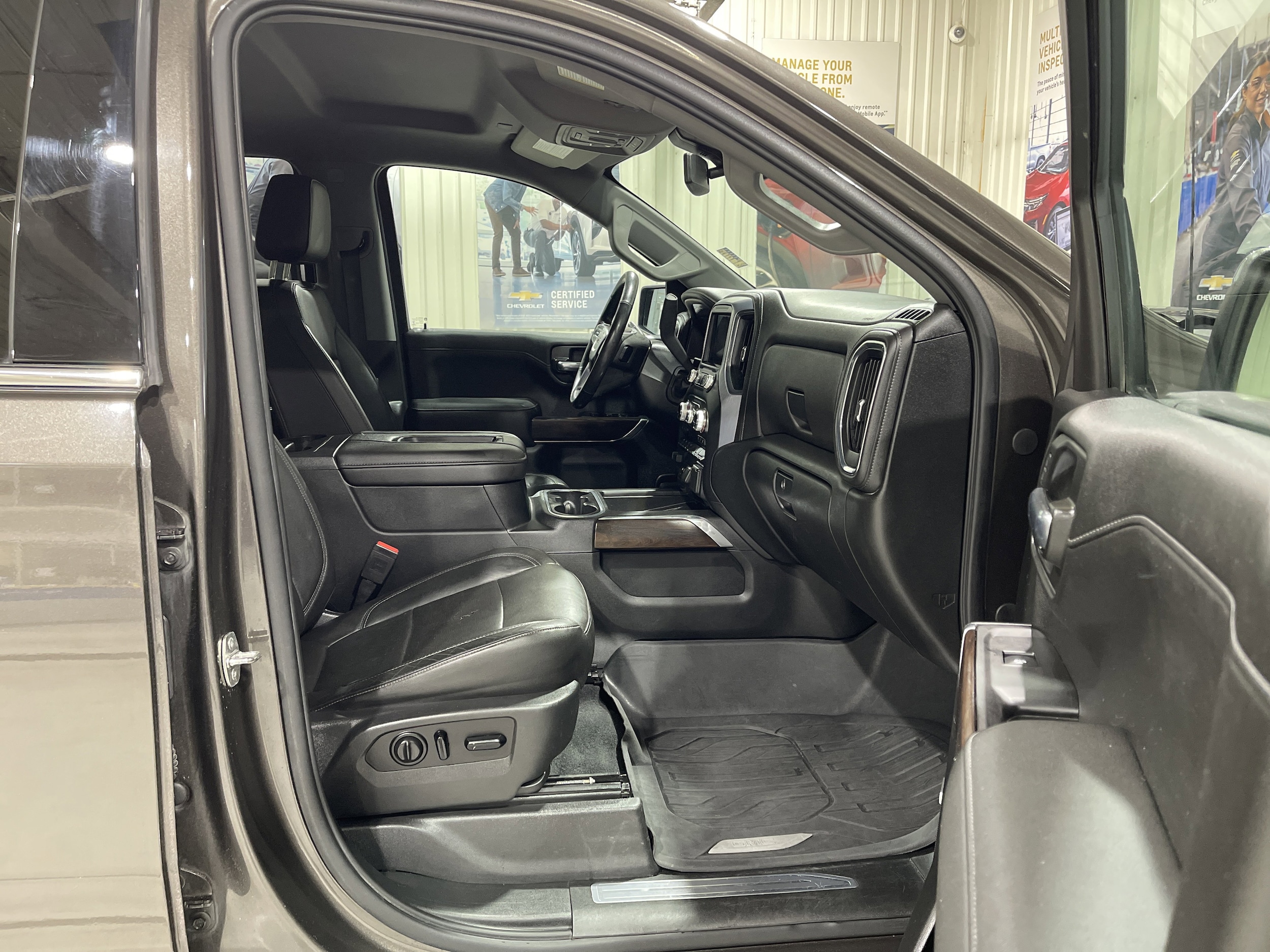 2020 GMC Sierra 1500 SLT - Photo 18
