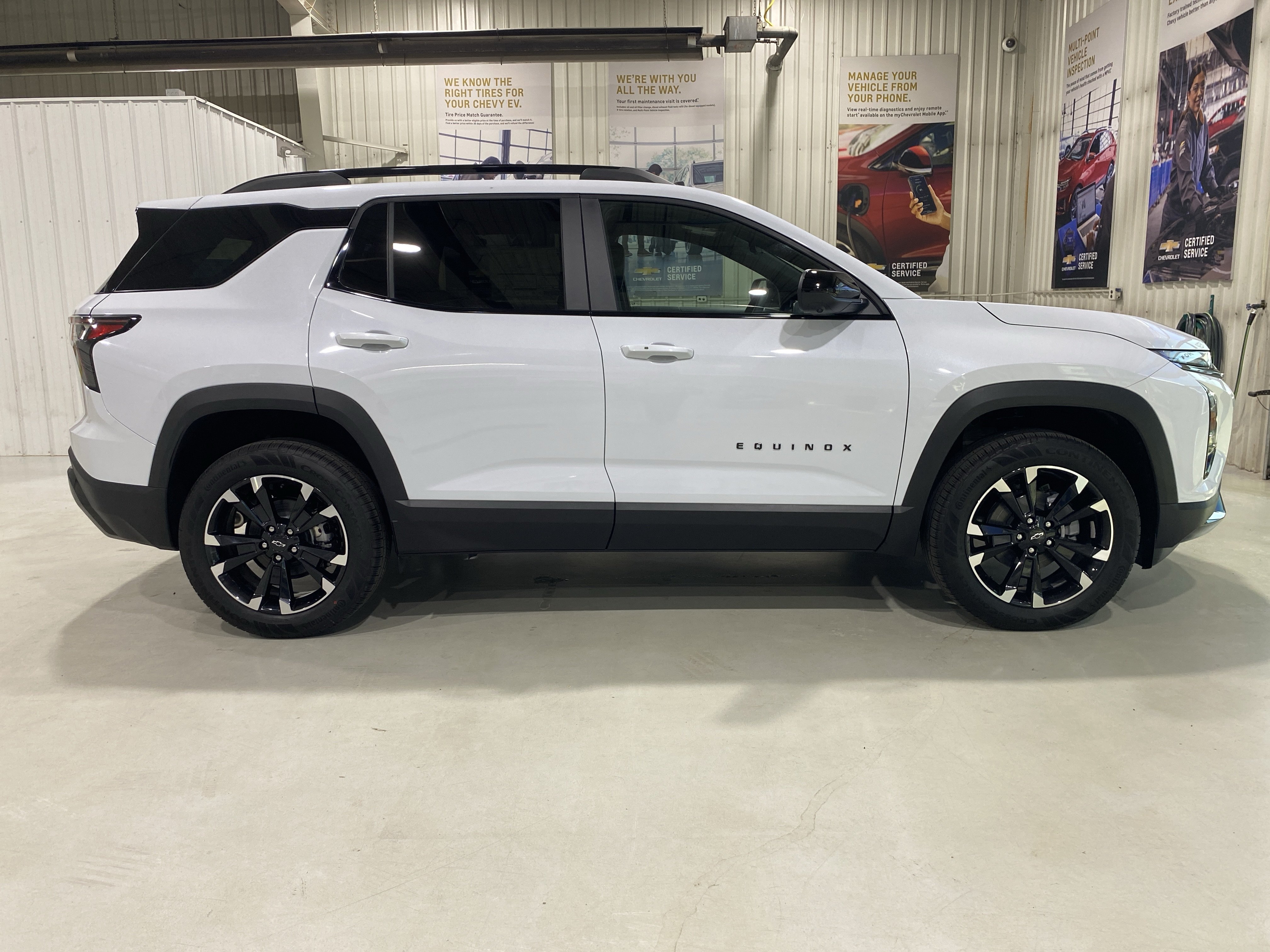 2027 Chevrolet Equinox RS - Photo 9