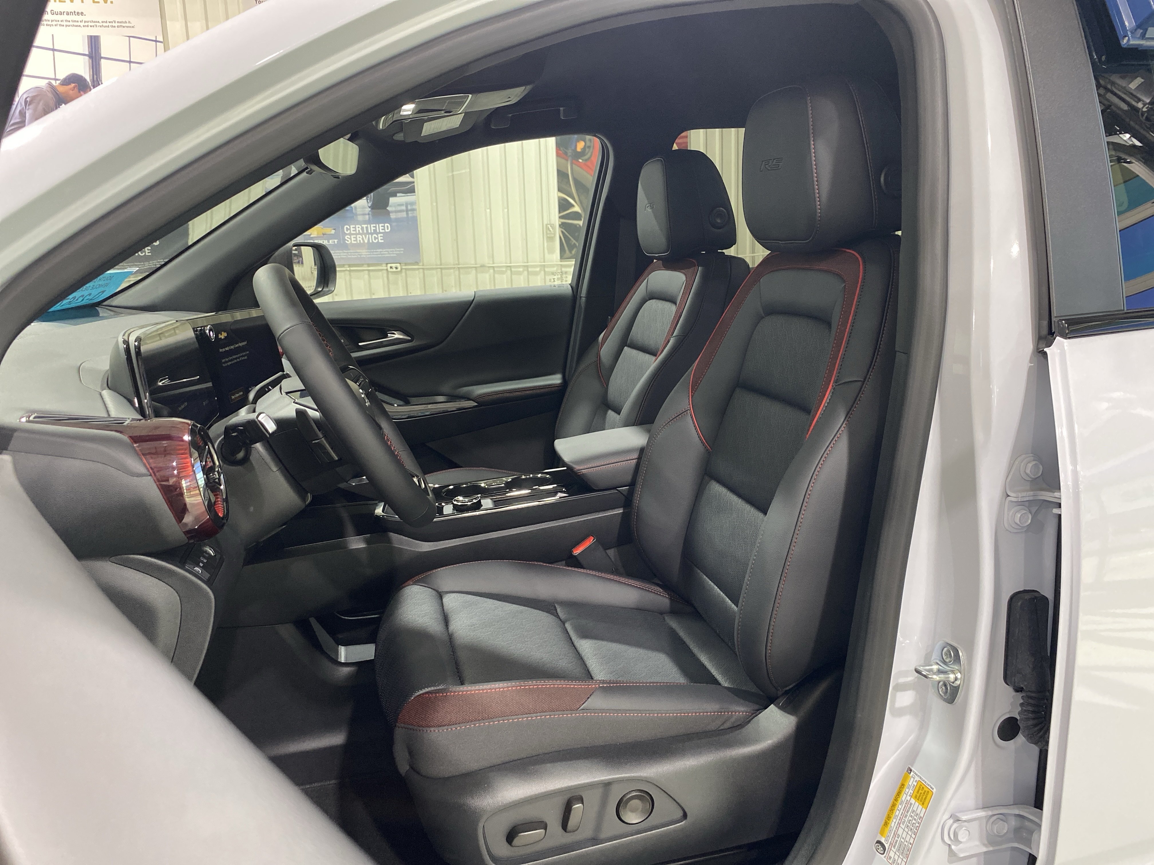 2027 Chevrolet Equinox RS - Photo 19