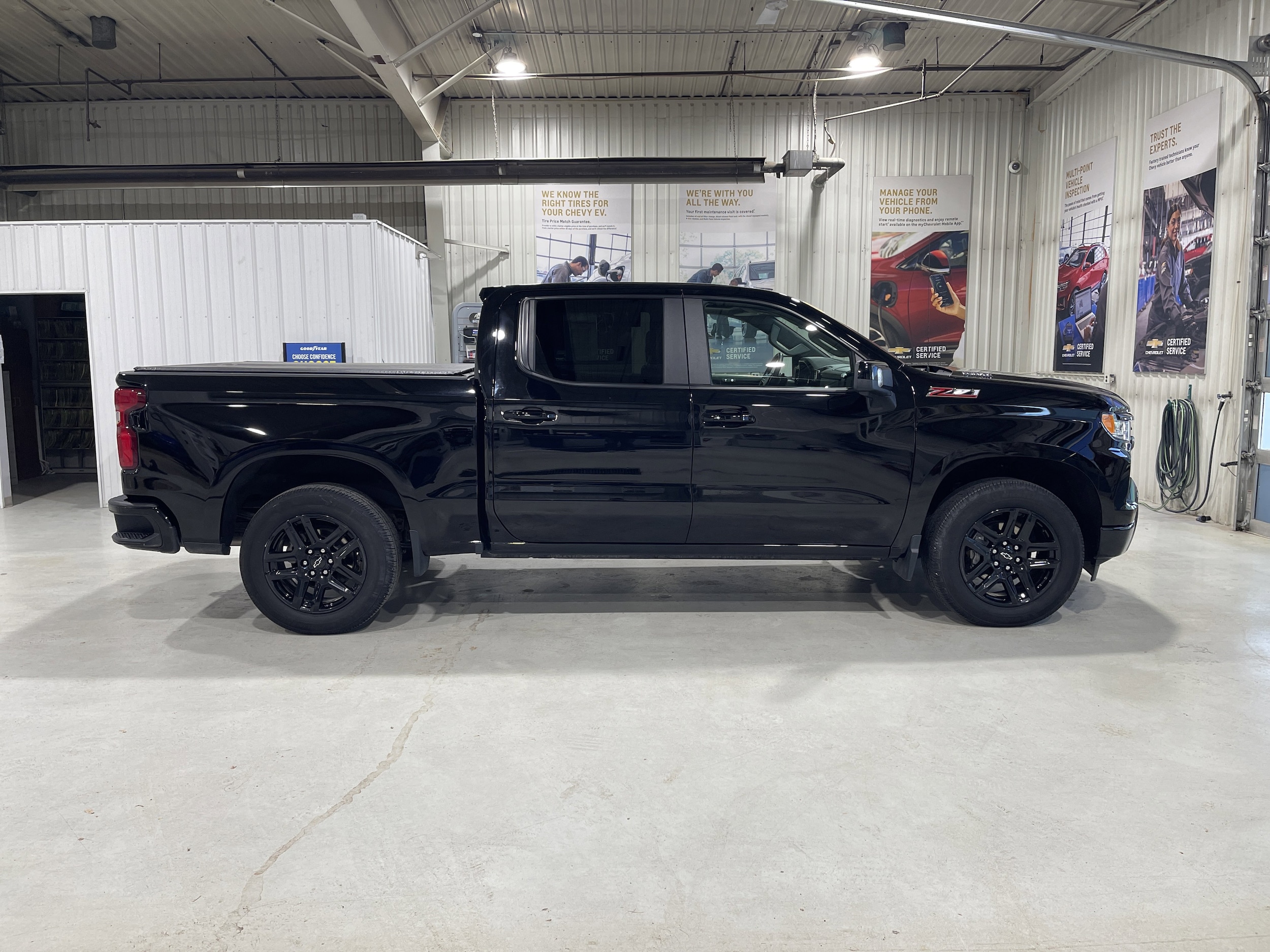 2024 Chevrolet Silverado 1500 RST - Photo 9