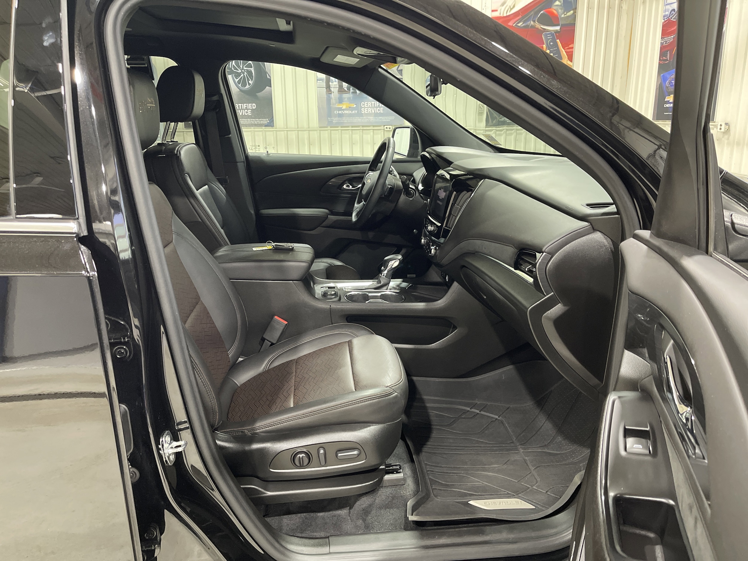 2023 Chevrolet Traverse High Country - Photo 16