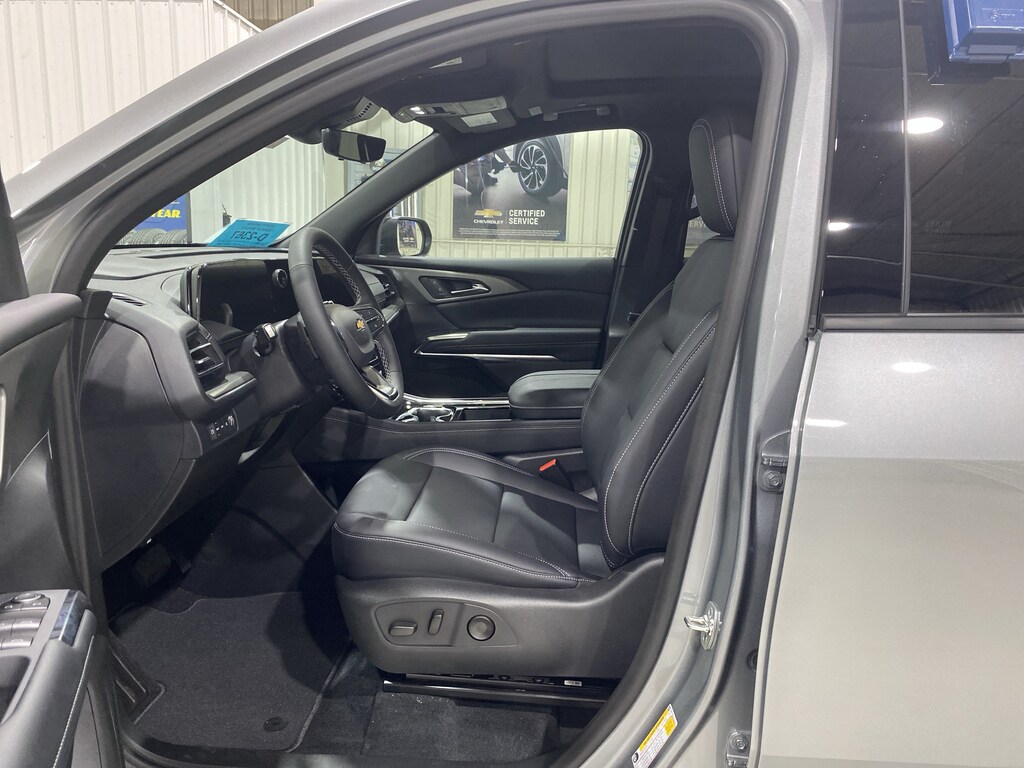 New 2027 Chevrolet Traverse LT SUV