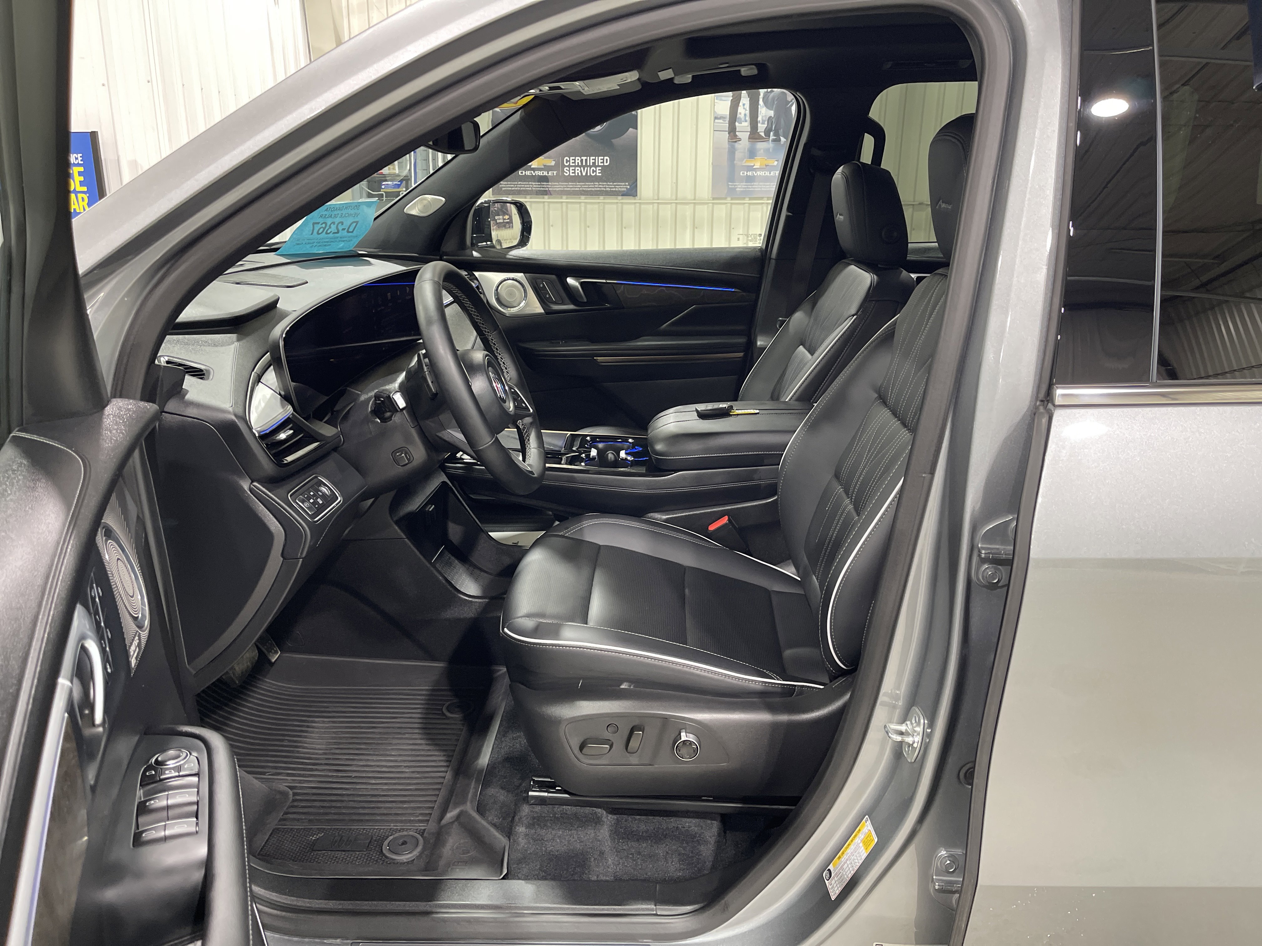 Used 2025 Buick Enclave Avenir SUV