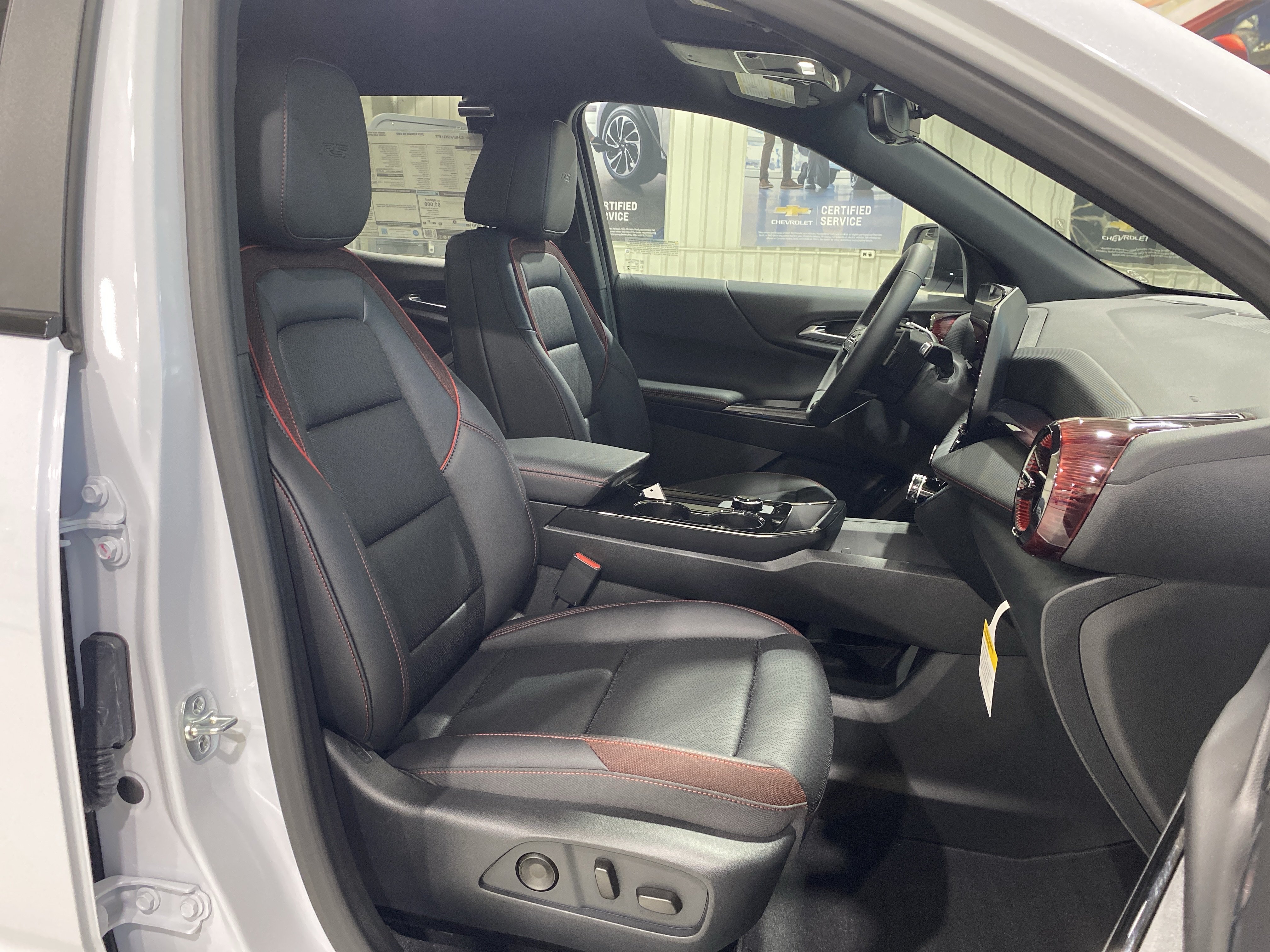 2027 Chevrolet Equinox RS - Photo 18