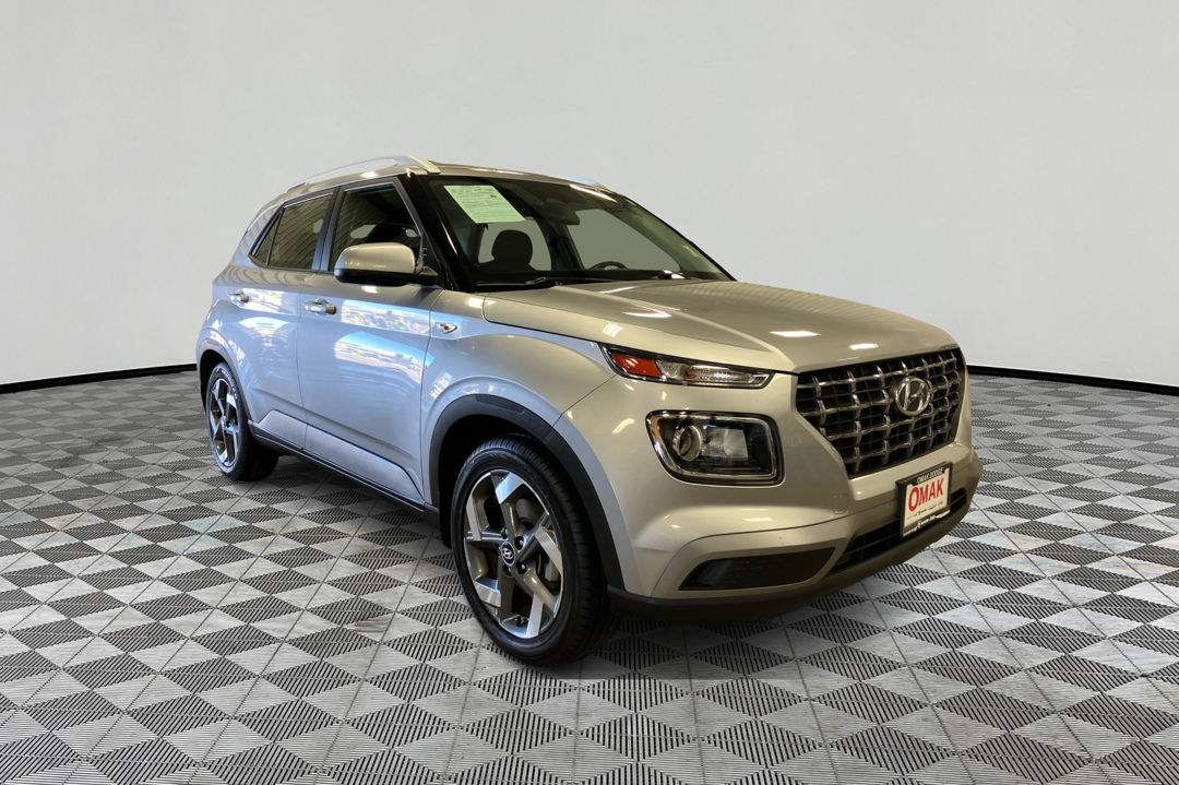 Used 2023 Hyundai Venue SEL IVT