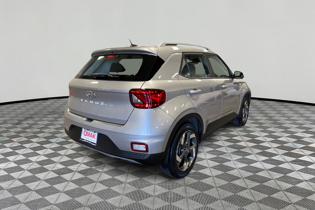 Used 2023 Hyundai Venue SEL IVT