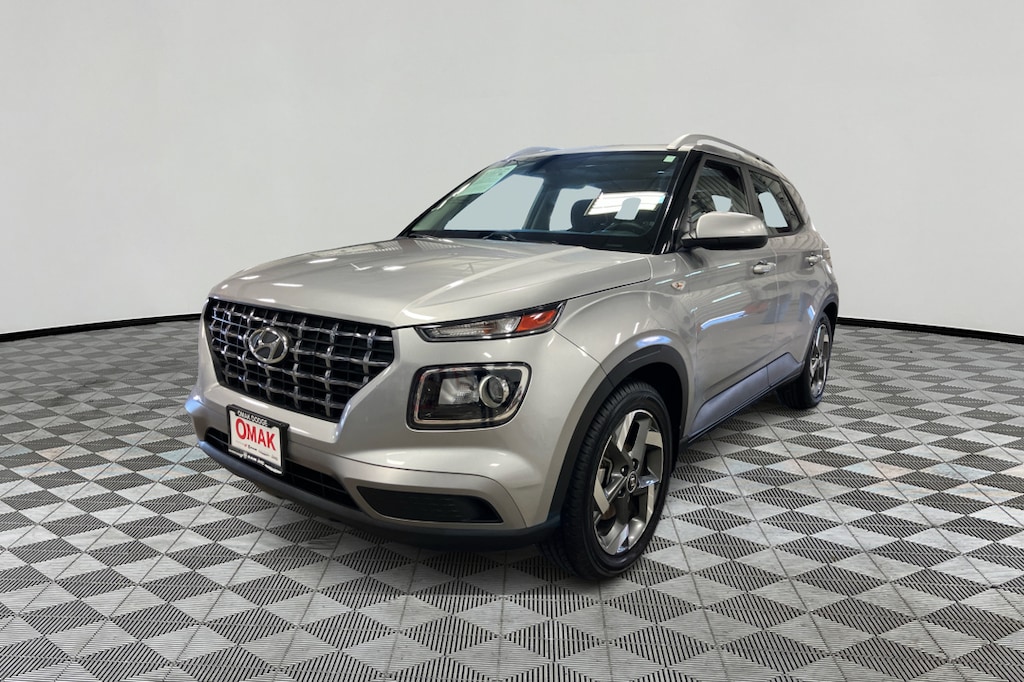 Used 2023 Hyundai Venue SEL IVT