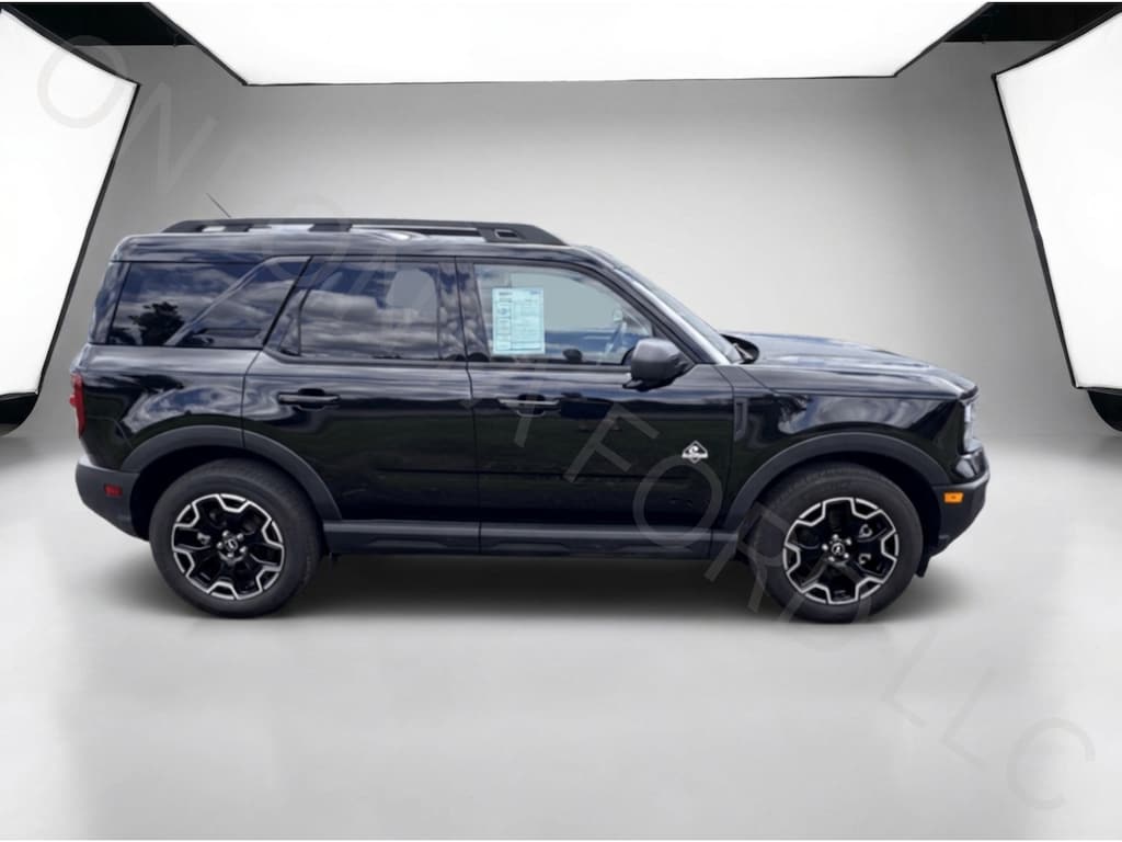 Used 2025 Ford Bronco Sport Outer Banks Four-Wheel Drive with Locking Differential