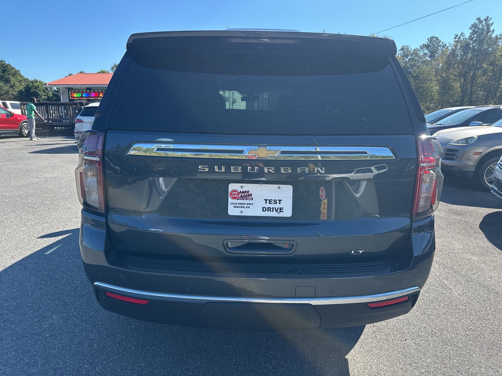 2021 Chevrolet Suburban LT - Photo 5