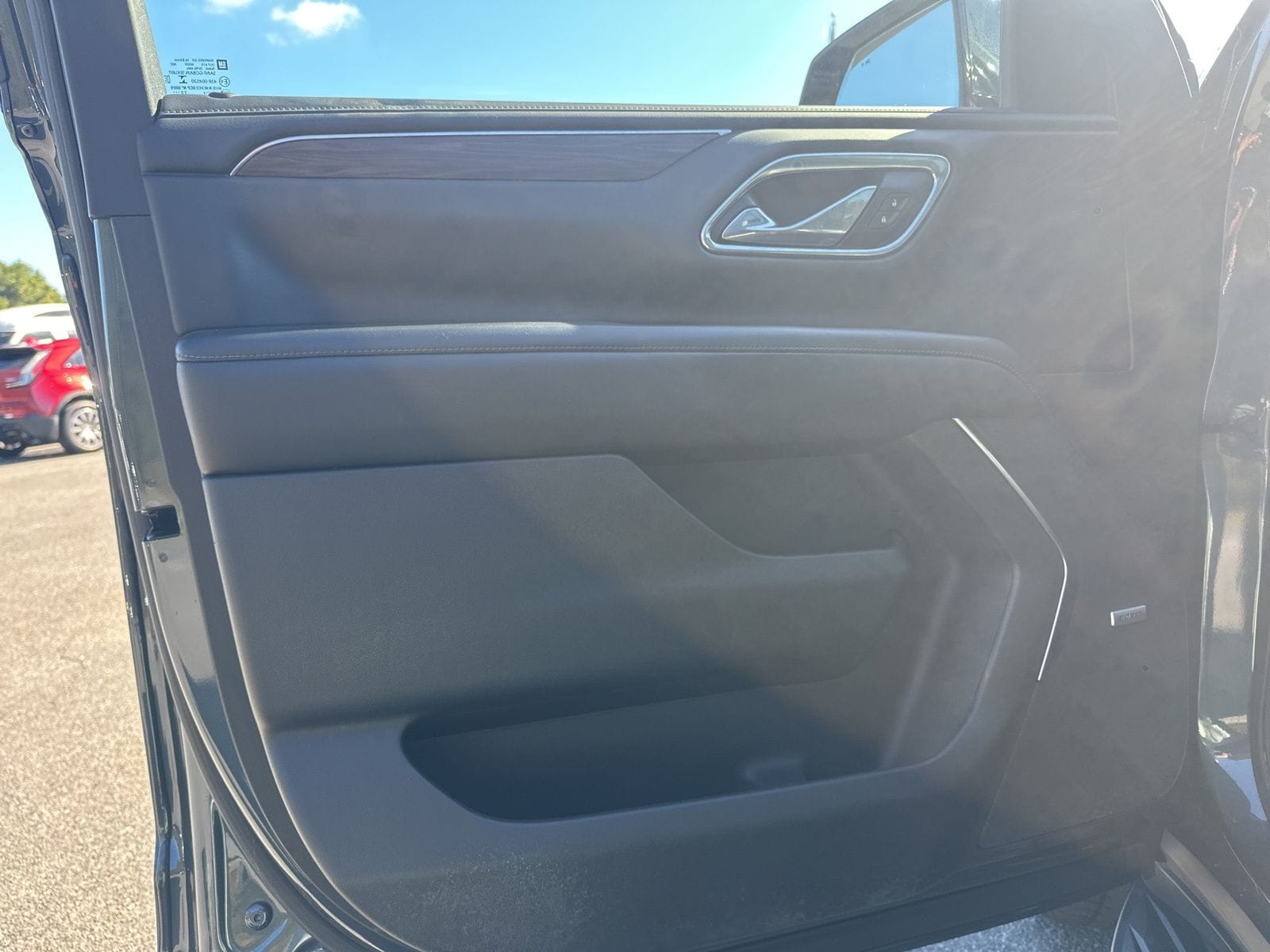 2021 Chevrolet Suburban LT - Photo 8