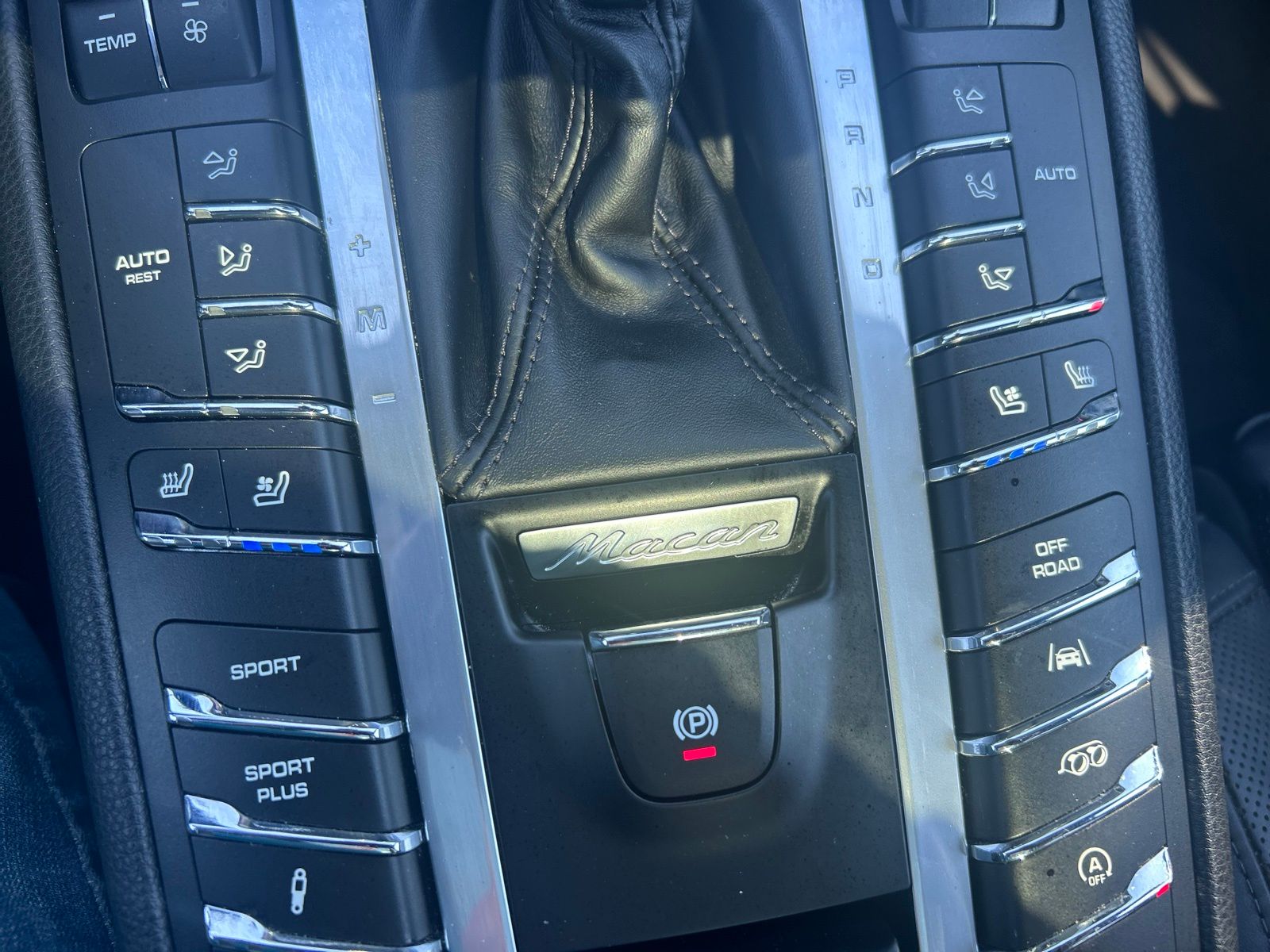 2018 Porsche Macan Base - Photo 35