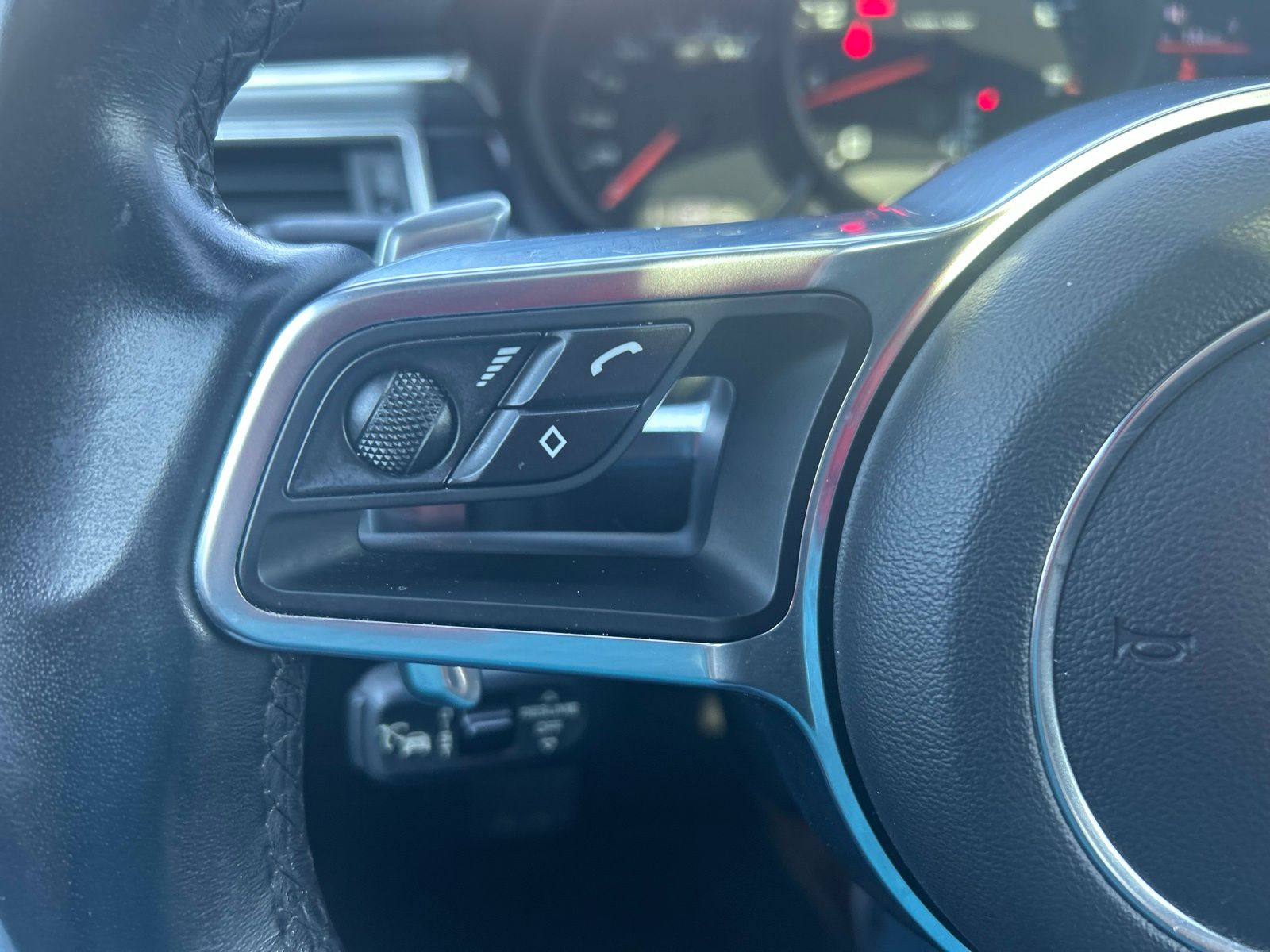 2018 Porsche Macan Base - Photo 22