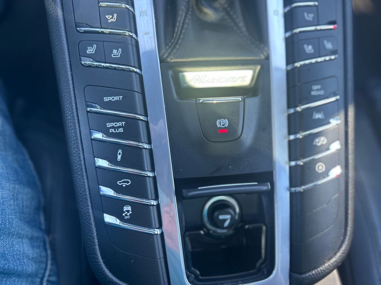 2018 Porsche Macan Base - Photo 31