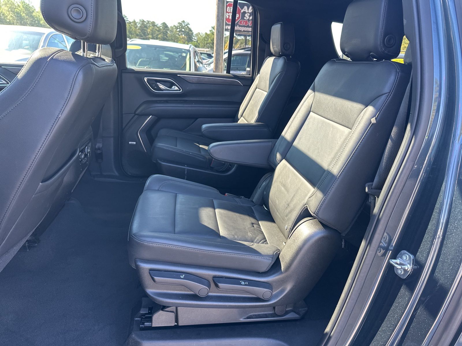 2021 Chevrolet Suburban LT - Photo 13