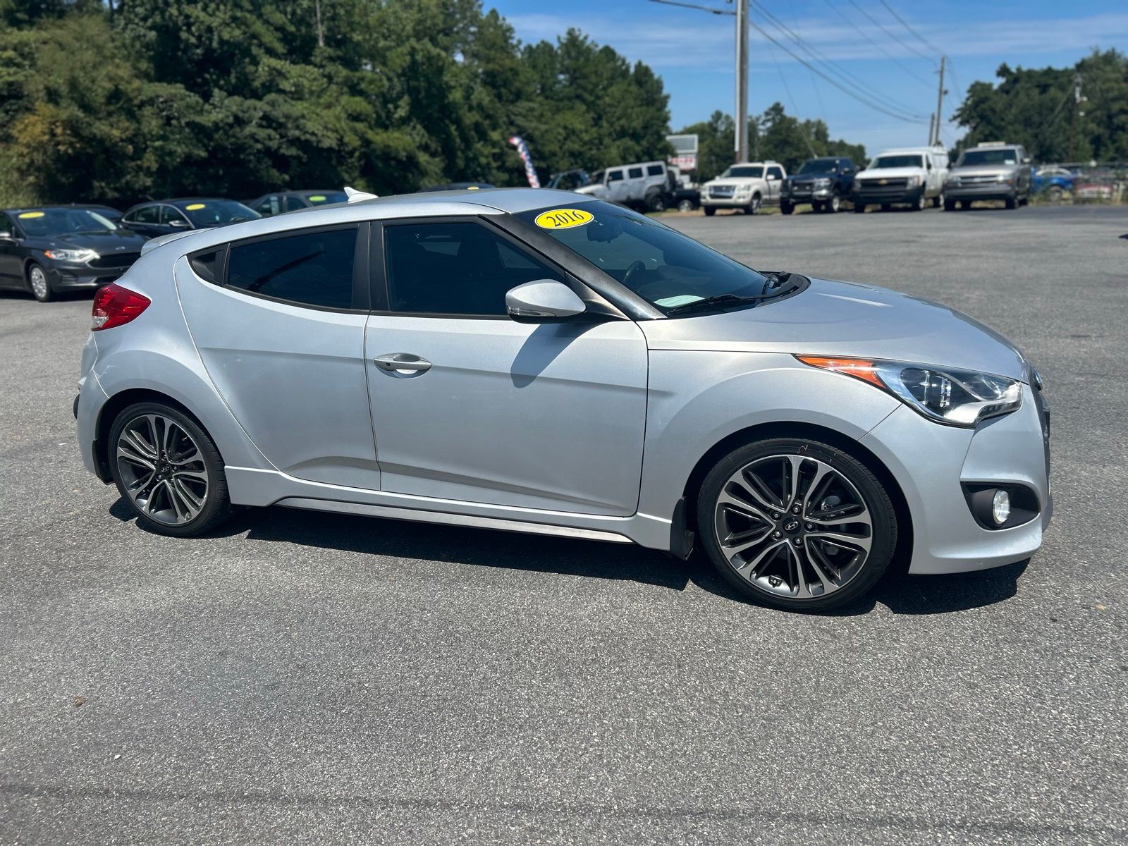 2016 Hyundai Veloster - Photo 8