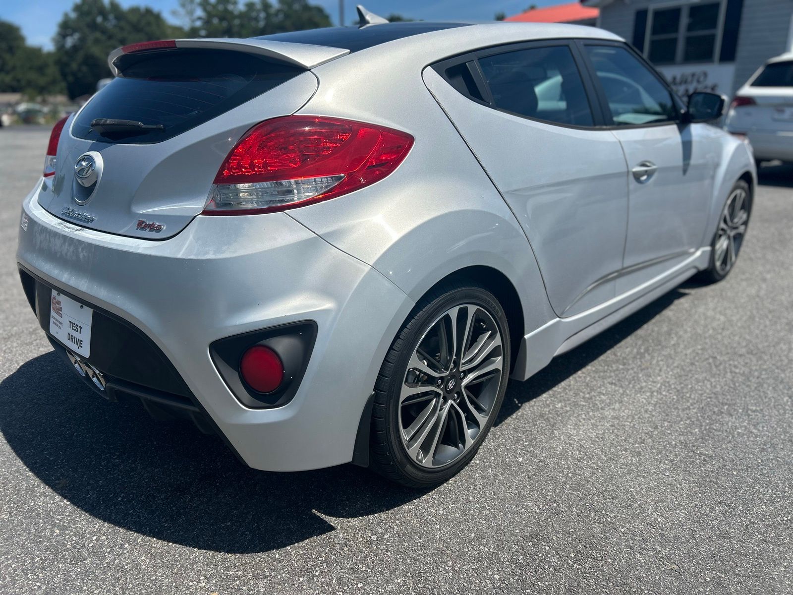2016 Hyundai Veloster - Photo 9