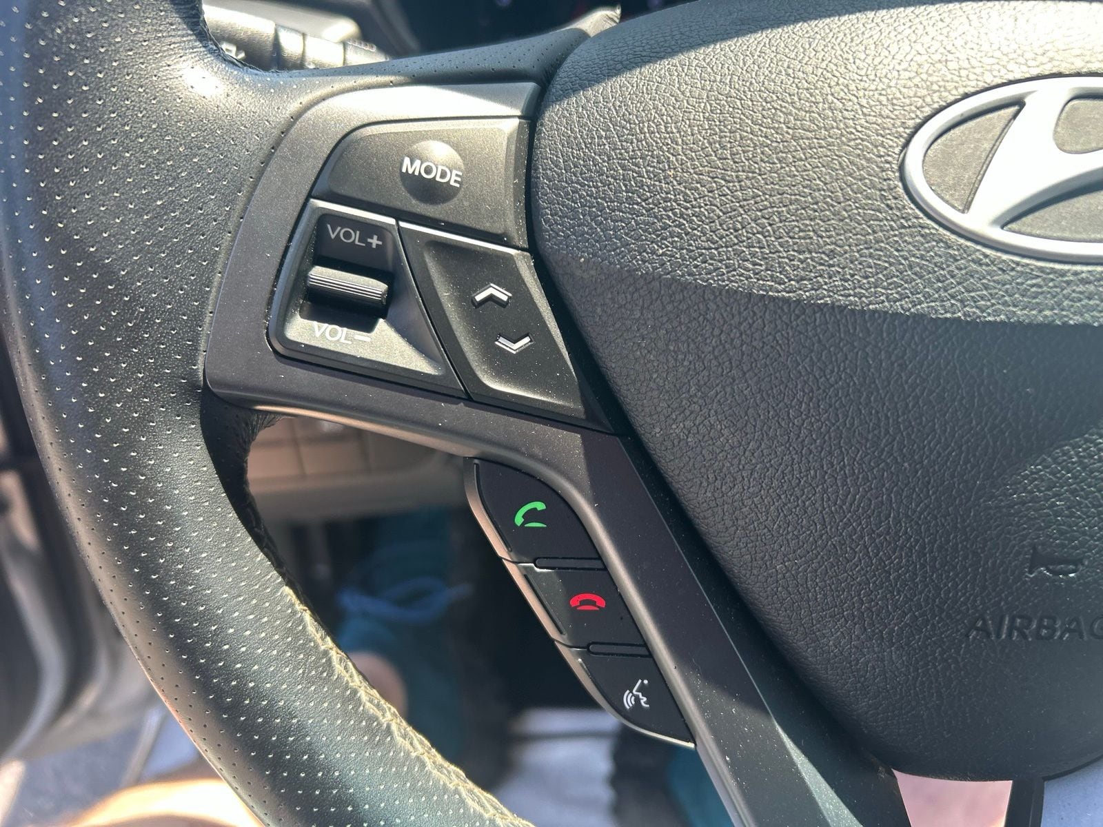 2016 Hyundai Veloster - Photo 22