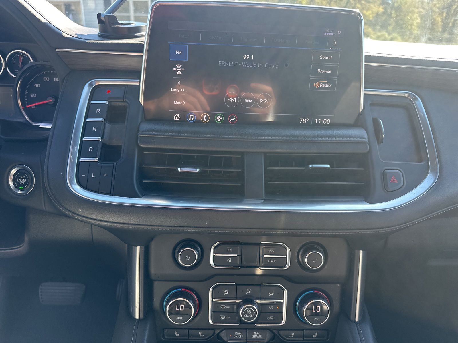 2021 Chevrolet Suburban LT - Photo 10