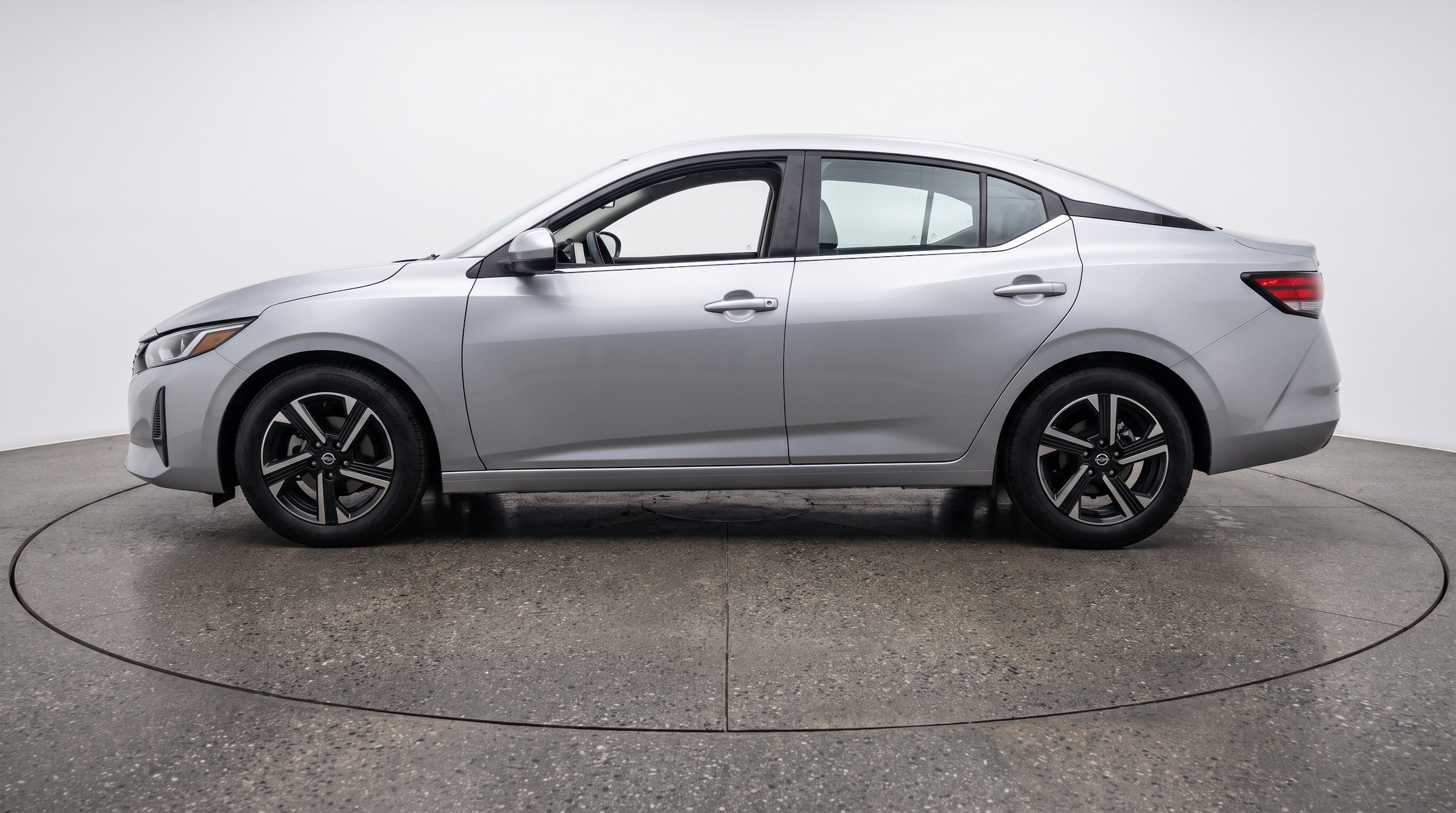 Thumbnail: 2025 Nissan Sentra - 4