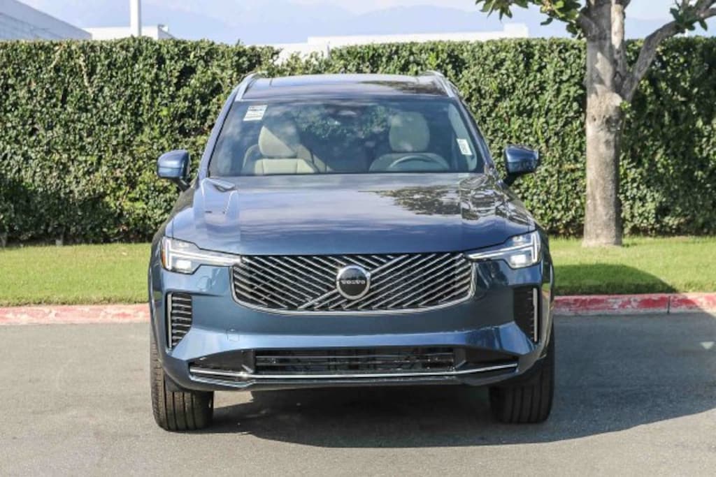 New 2026 Volvo XC90 B6 Core SUV