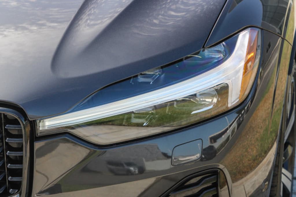 Certified 2024 Volvo XC60 plug-in hybrid Ultimate SUV