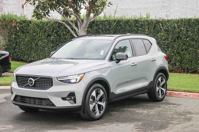 Used 2026 Volvo XC40 B5 Plus SUV