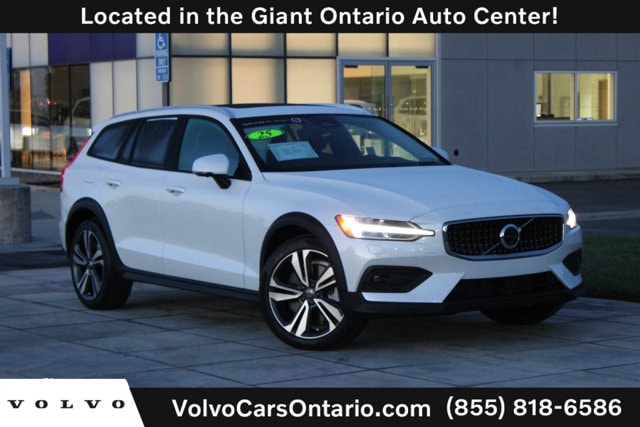 2025 Volvo V60 Cross Country