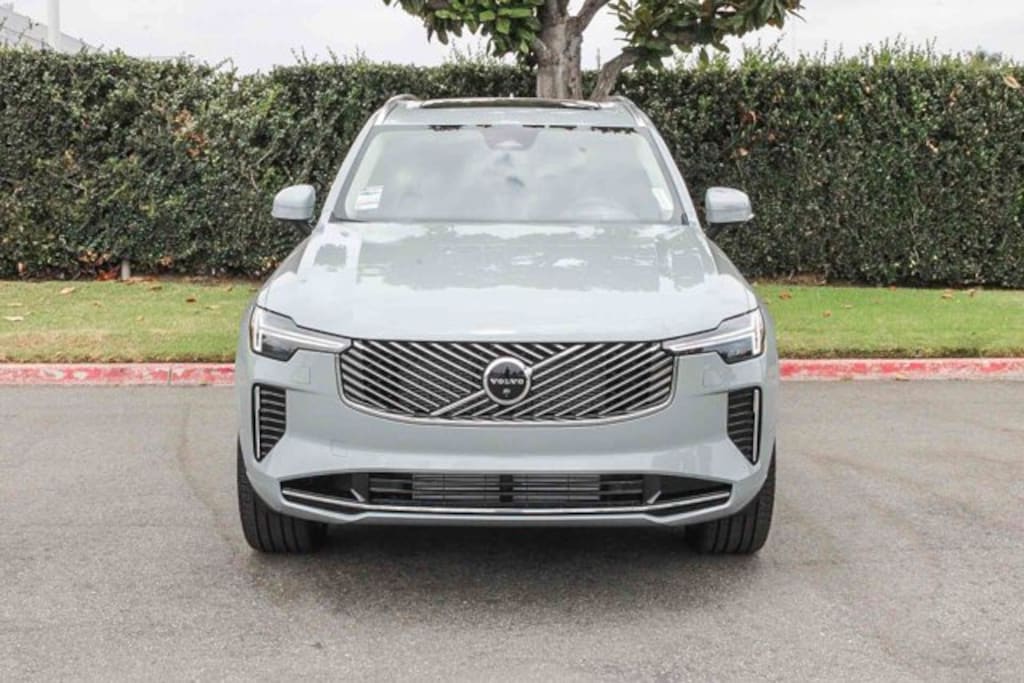 New 2026 Volvo XC90 plug-in hybrid T8 Ultra 7-Seater SUV