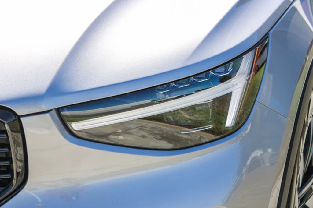 New 2026 Volvo XC40 B5 Ultra SUV