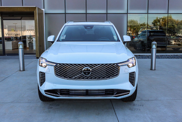 New 2026 Volvo XC90 plug-in hybrid T8 Ultra 7-Seater SUV