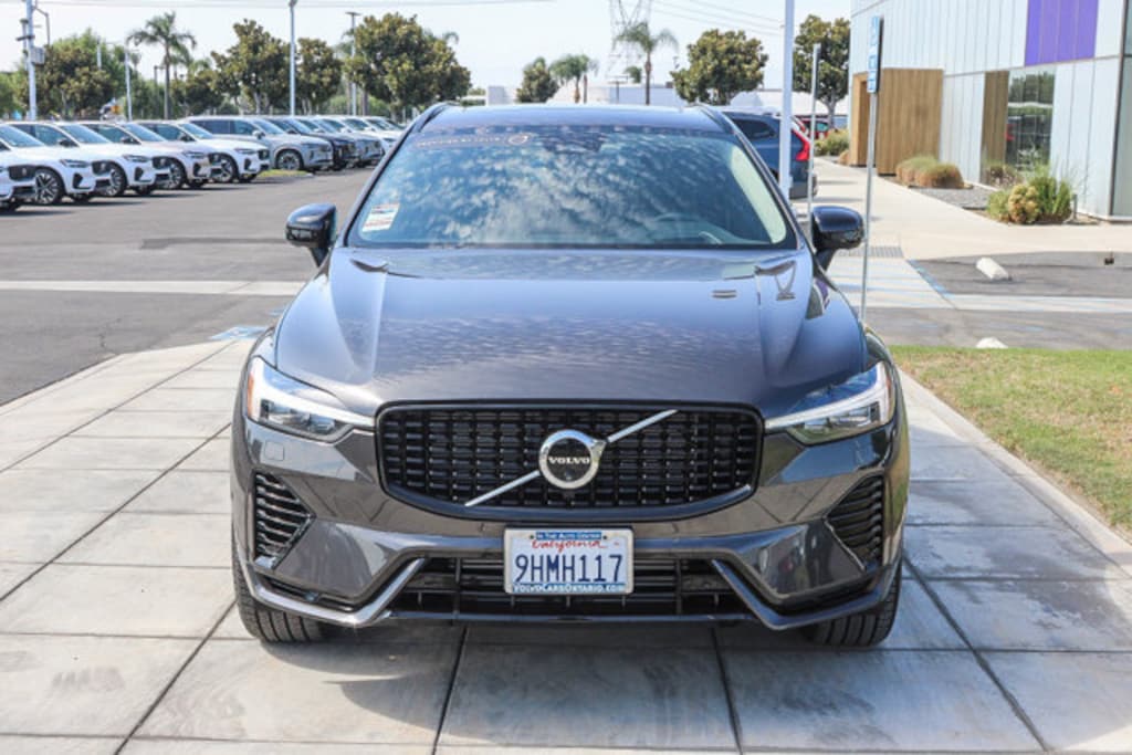 Certified 2024 Volvo XC60 plug-in hybrid Ultimate SUV