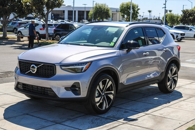 New 2026 Volvo XC40 B5 Ultra SUV