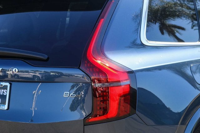 2026 Volvo XC90 Plus - Photo 10