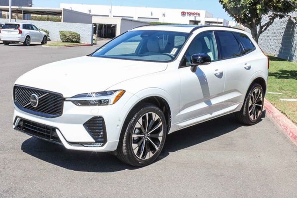 New 2026 Volvo XC60 B5 Plus SUV
