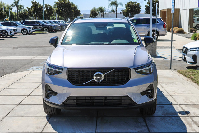 New 2026 Volvo XC40 B5 Ultra SUV