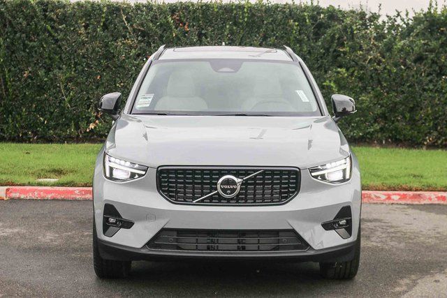 Used 2026 Volvo XC40 B5 Plus SUV