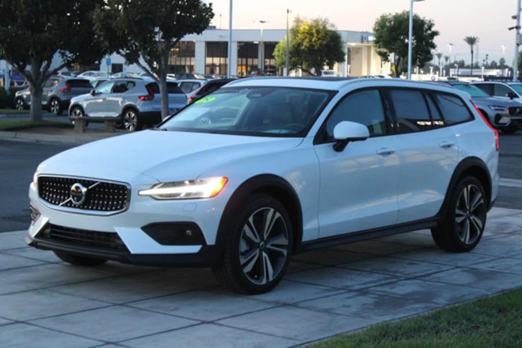 Used 2025 Volvo V60 Cross Country B5 Plus Wagon