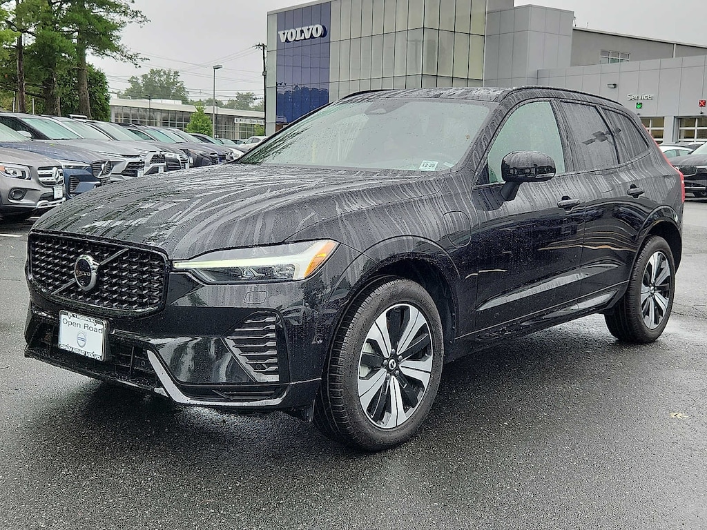 Certified 2025 Volvo XC60 Plug-In Hybrid Plus T8 AWD