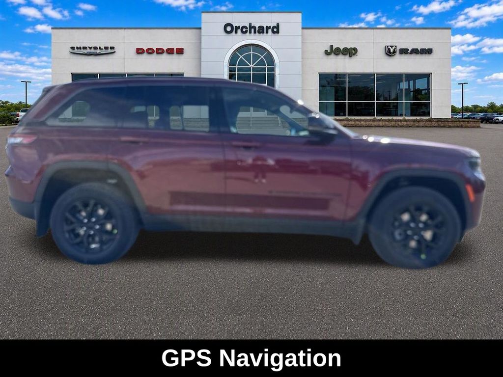 New 2026 Jeep Grand Cherokee LAREDO ALTITUDE 4X4 Sport Utility