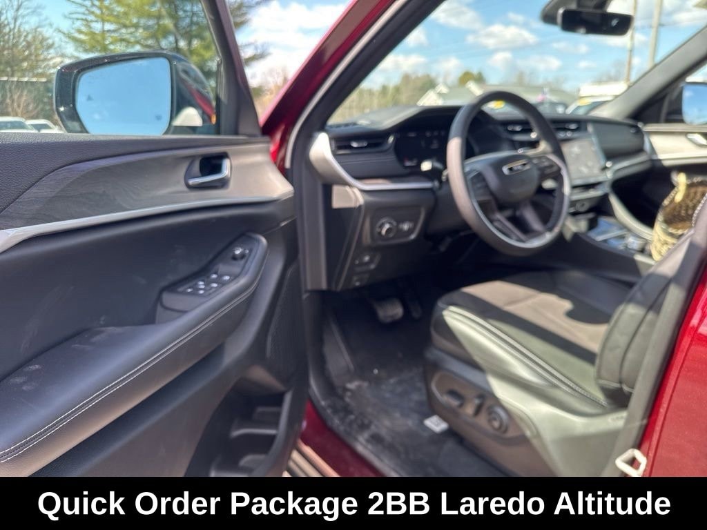 New 2026 Jeep Grand Cherokee LAREDO ALTITUDE 4X4 Sport Utility