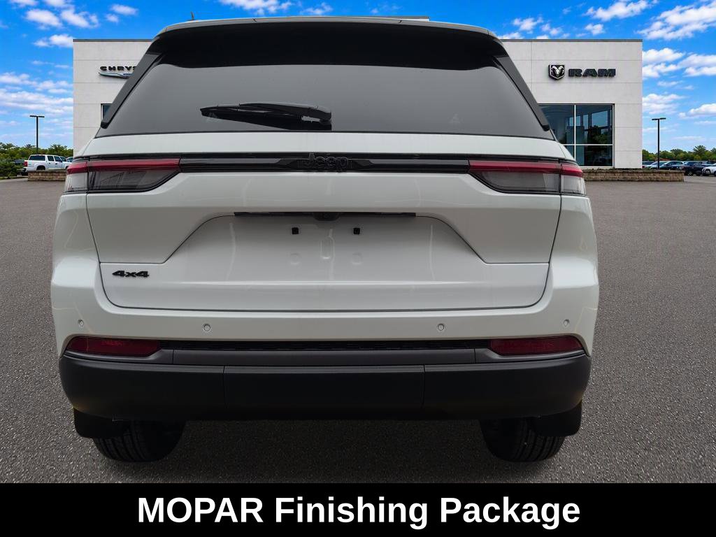 New 2026 Jeep Grand Cherokee LAREDO ALTITUDE 4X4 Sport Utility