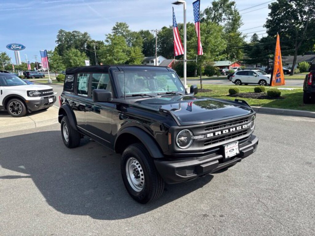 New 2025 Ford Bronco Base SUV