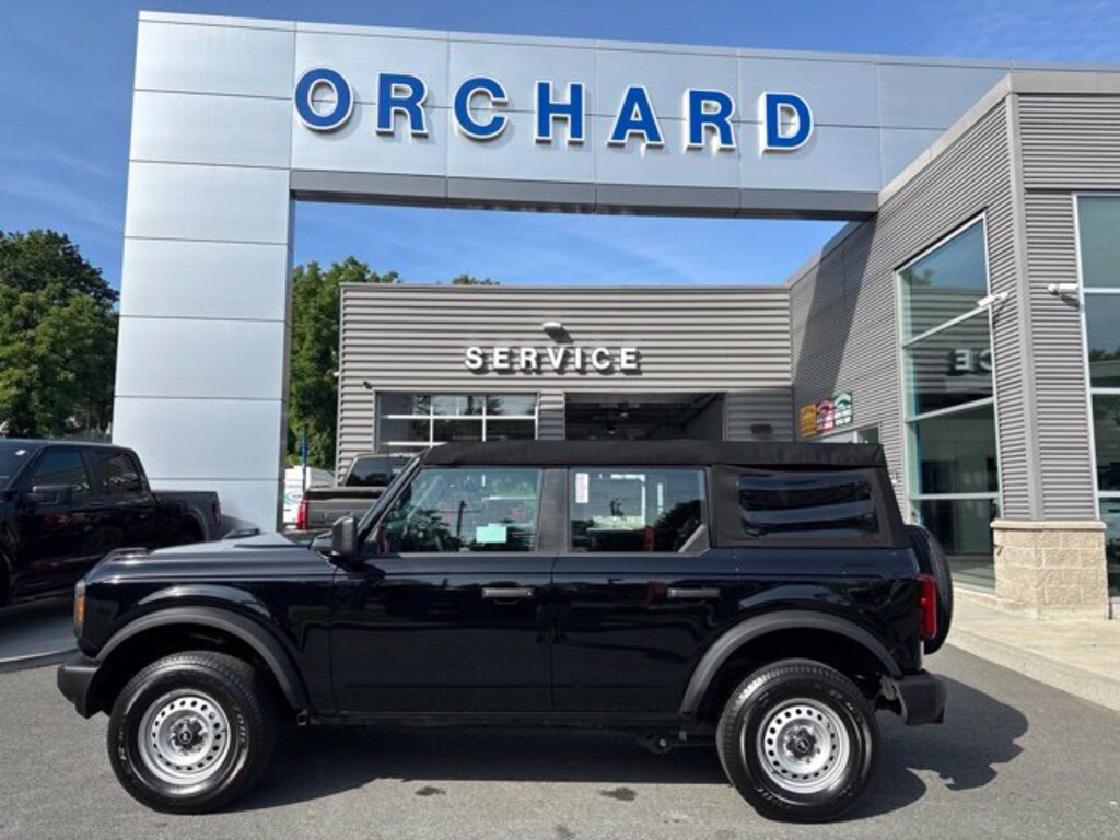 New 2025 Ford Bronco Base SUV