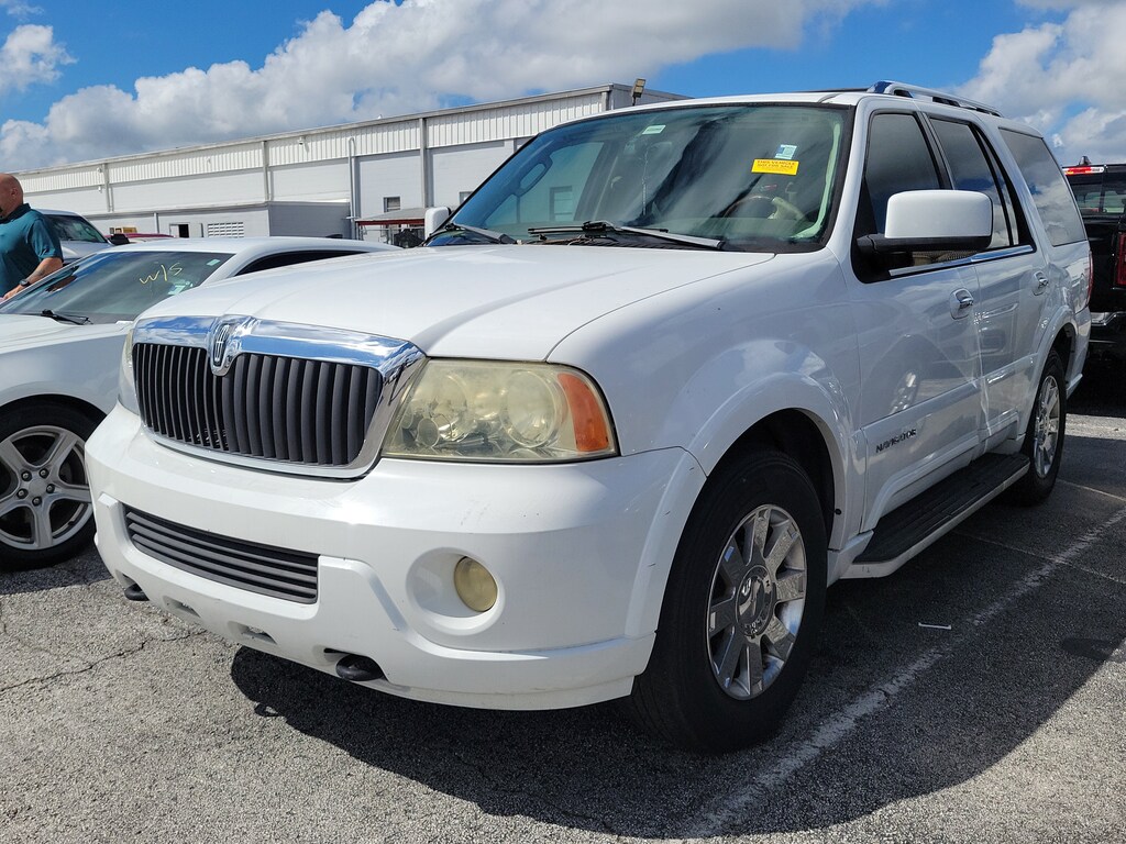 Used 2004 Lincoln Navigator Luxury 2WD Luxury